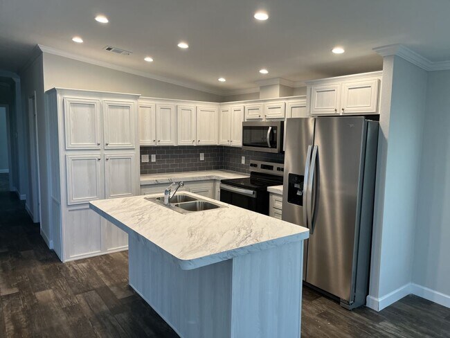 Building Photo - 349 Talbot St