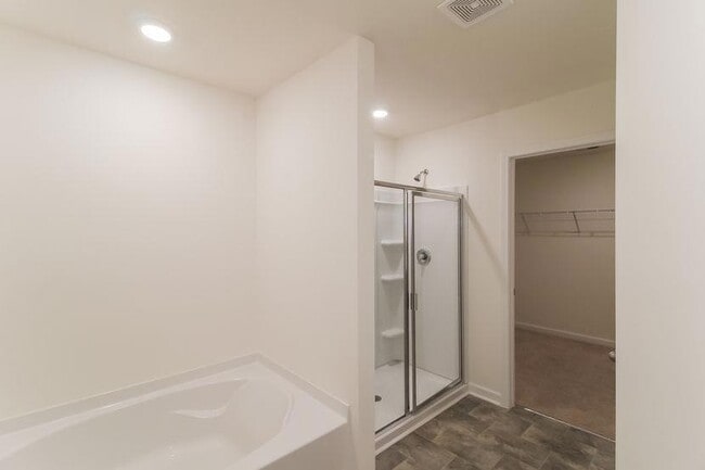 Building Photo - 520 Whitman Ln