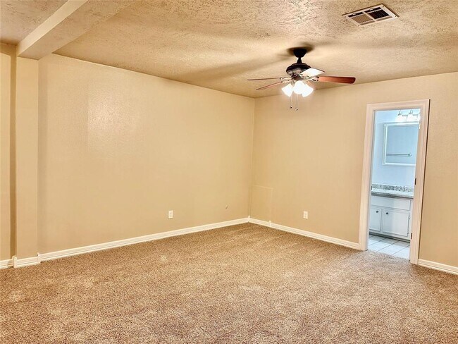 Building Photo - 239 Ridgewood Dr