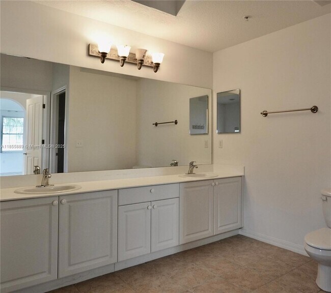 Building Photo - 5119 Melbourne St