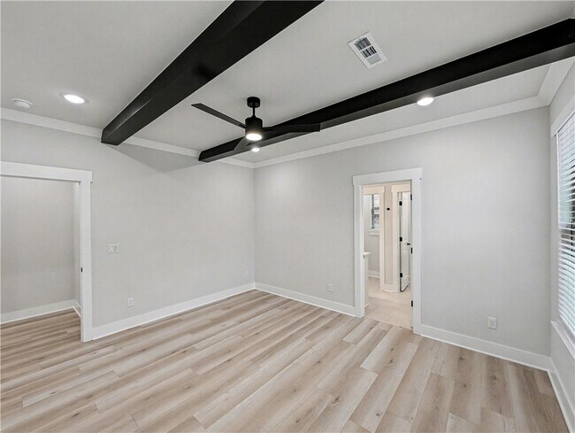 Building Photo - 18 Hillswick Dr