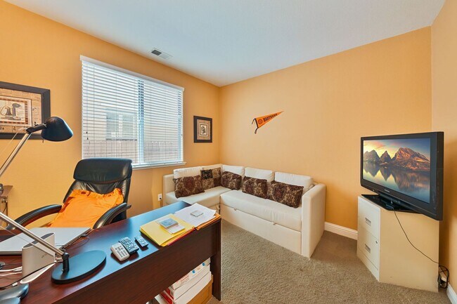 Building Photo - 9952 Spring View Way