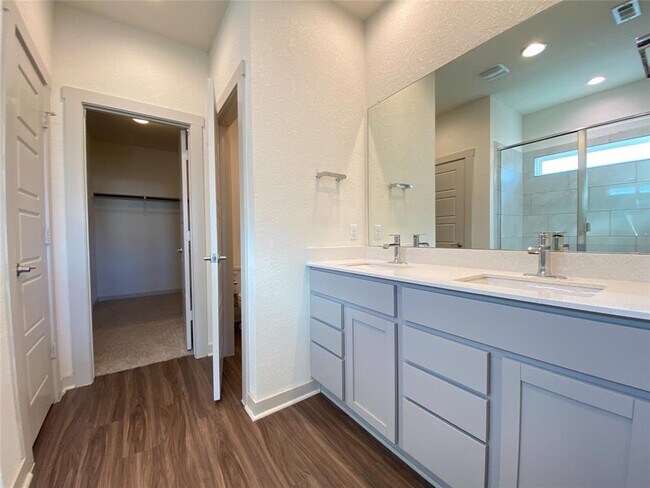 Building Photo - 5121 Vanner Path