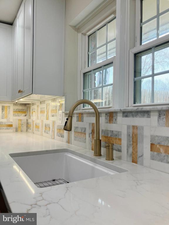 Building Photo - 428 Hampton Ct