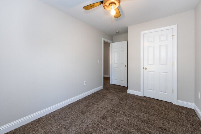 Building Photo - 814 King Arthur Dr