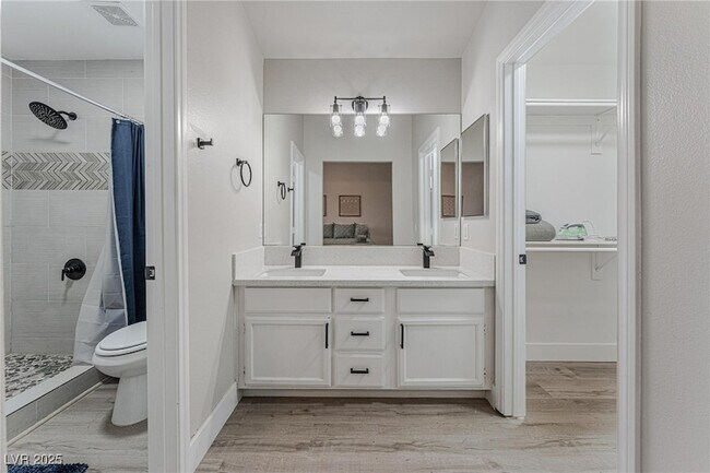Building Photo - 519 Hall of Fame Dr