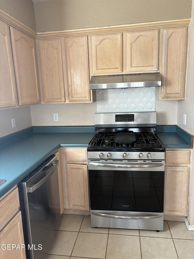 Building Photo - 13981 Veny Webb St