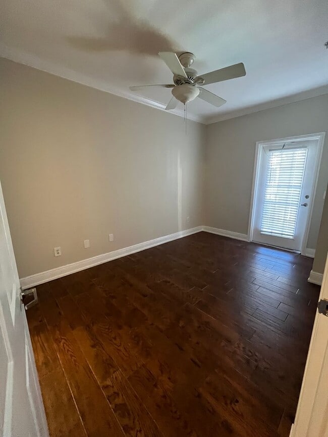 Building Photo - Downtown 1/1 Condo pool view & fireplace with free water/sewer