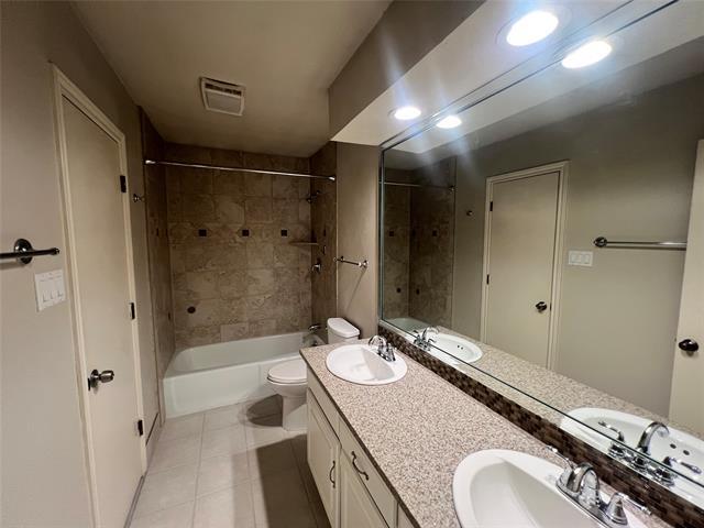 Building Photo - 3 Whispering Vine Ct