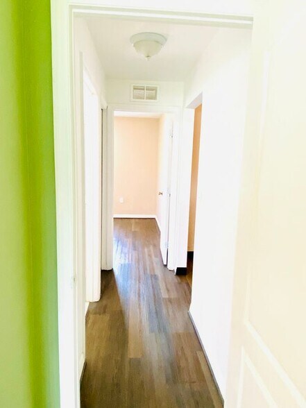 Building Photo - 659 Jaguar Ct
