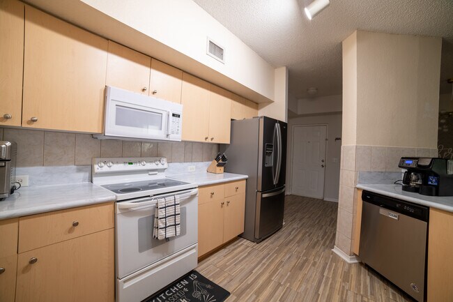 Building Photo - 360 Crestwood Cir