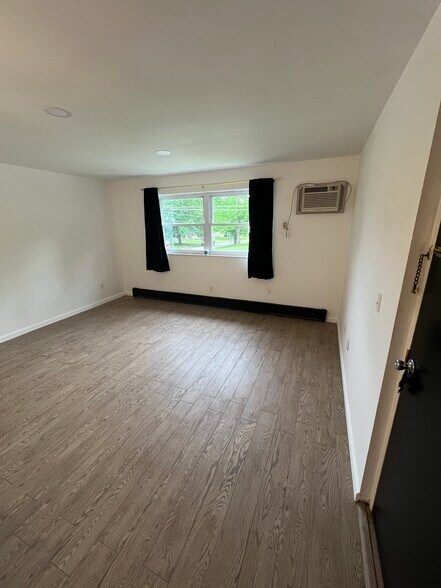 Building Photo - 4521 Grover Dr