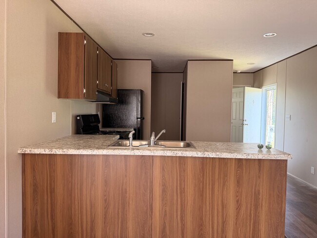 Building Photo - 129 James Way