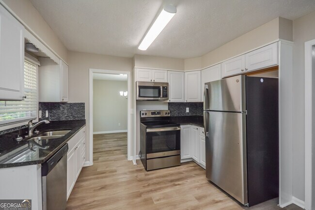 Building Photo - 6950 Carleen Ct