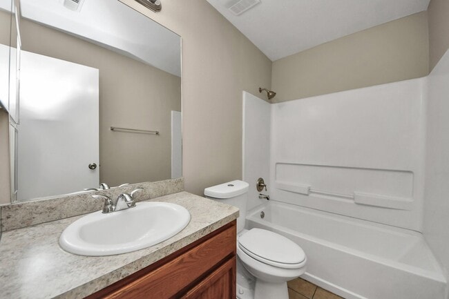 Building Photo - 826 Bandon Ln