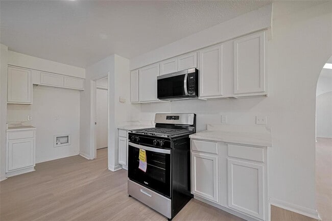 Building Photo - 6219 Canada Dr