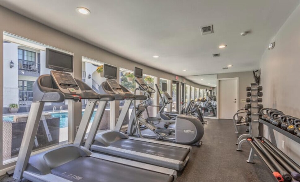 Building Photo - 10020 Regal Park Ln