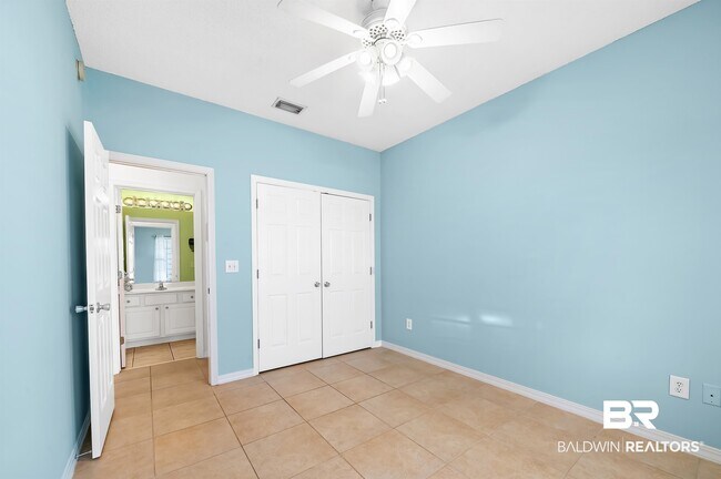 Building Photo - 4375 Lindsey Ln