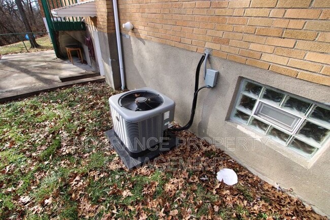 Building Photo - 5352 Danroth Ct