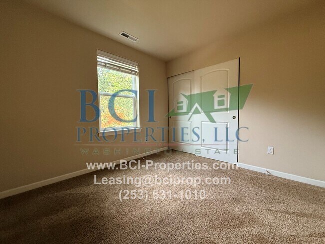 Building Photo - 412 T St SE