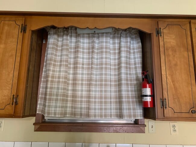 Building Photo - 220 E Church St