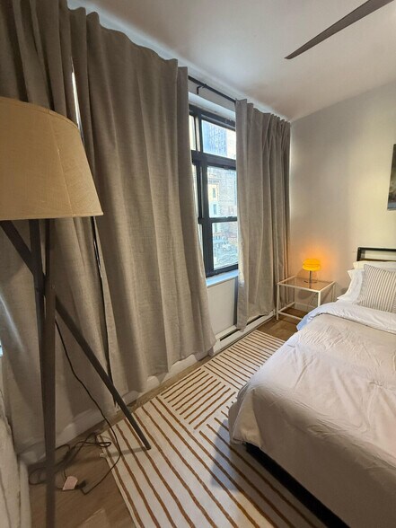 Building Photo - 341 W 30th St