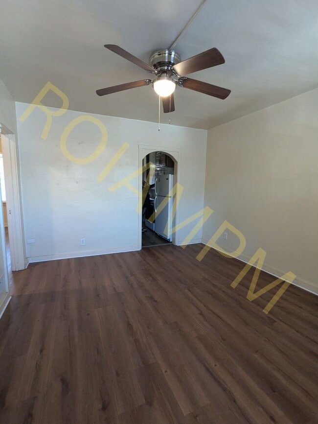 Interior Photo - 247 Idaho Street East