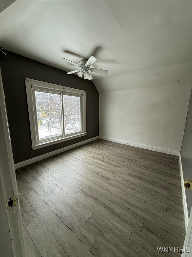 Building Photo - 40 B St