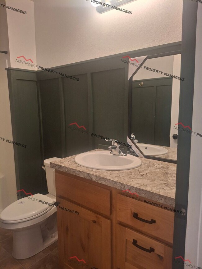 Building Photo - STATUS:  PENDING APPLICATION  | R190| $1995