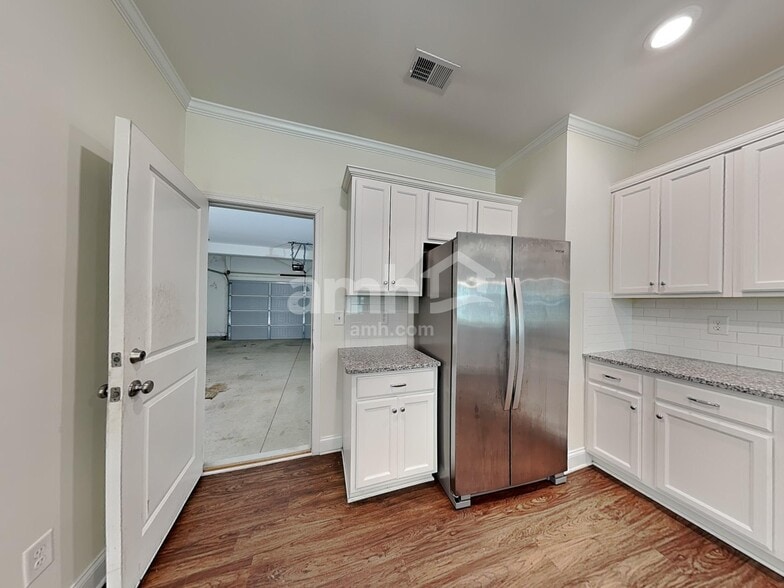 Building Photo - 597 Woodall Rd