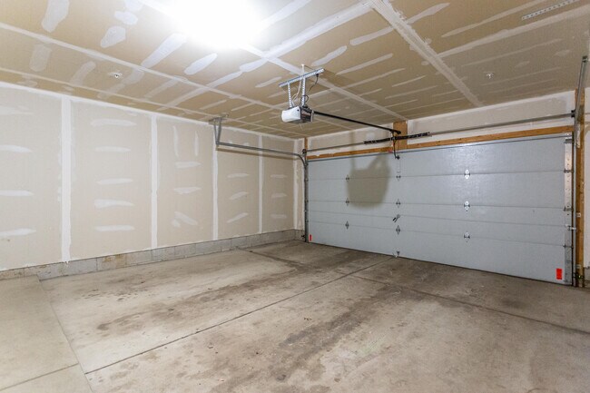 Building Photo - 28471 Carlton Way Dr