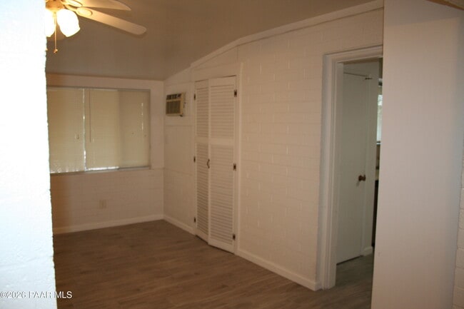 Building Photo - 11014 W Cheryl Dr