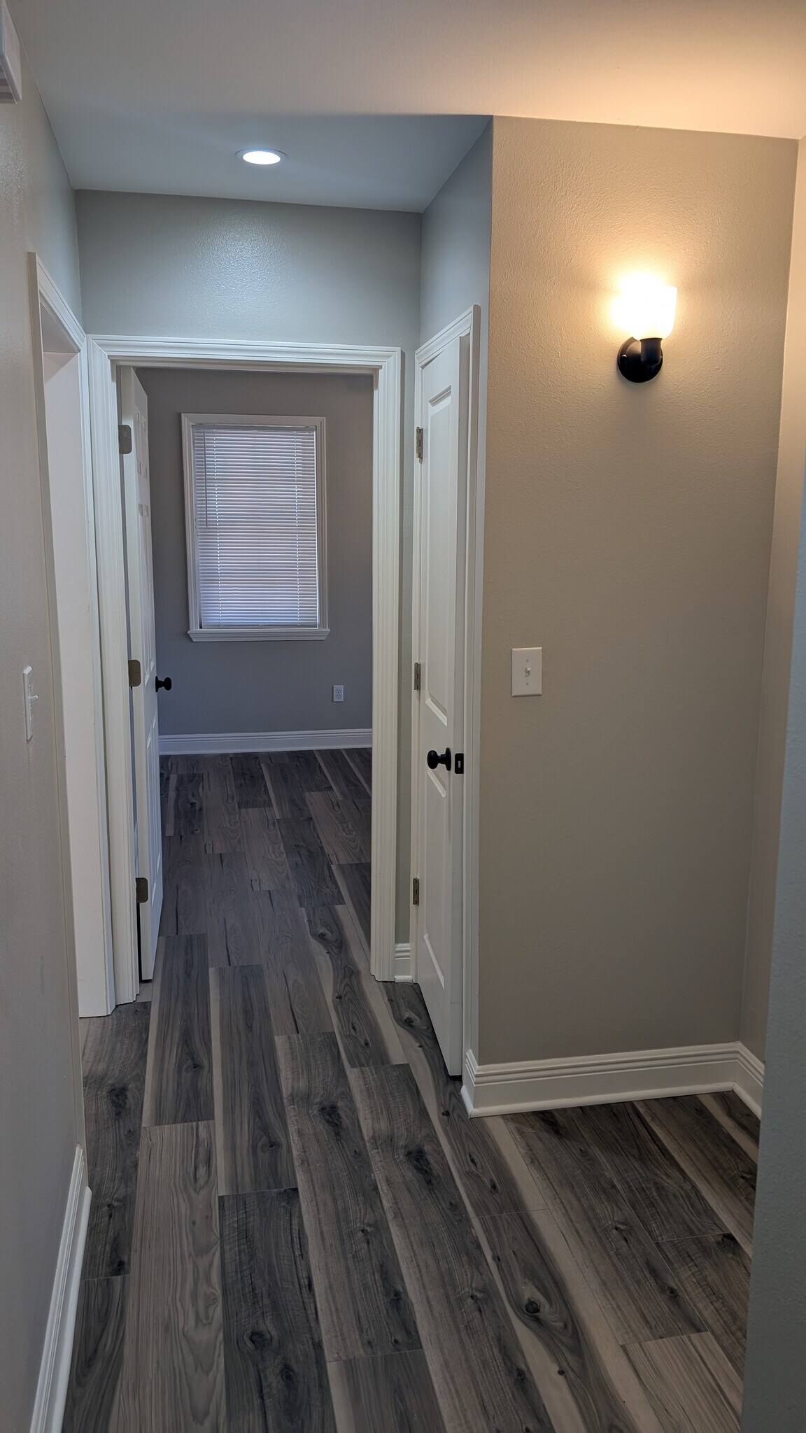 Building Photo - 240 Russell Ave