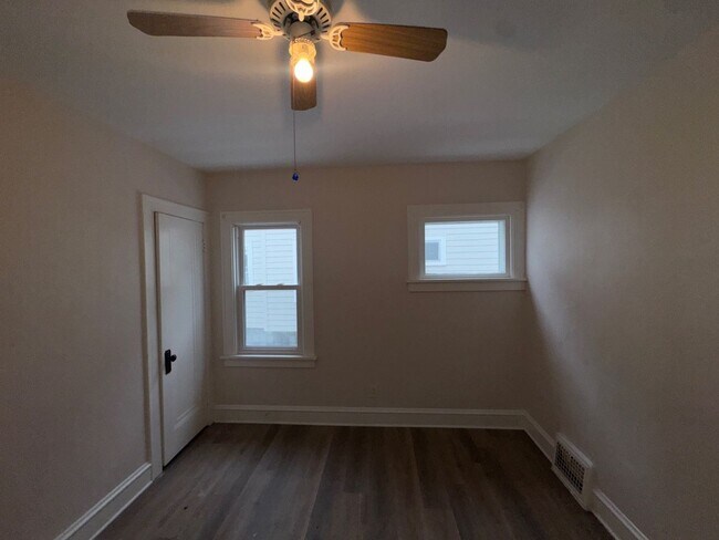 Building Photo - 3264 W 130th St