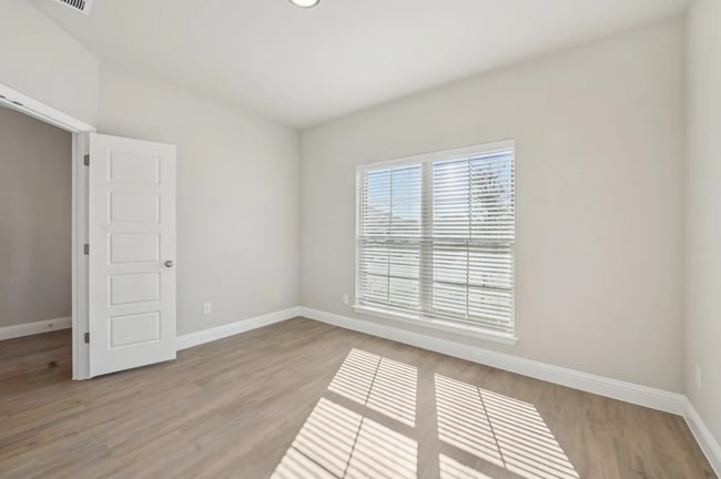 Building Photo - 1033 Nighthawk Trl