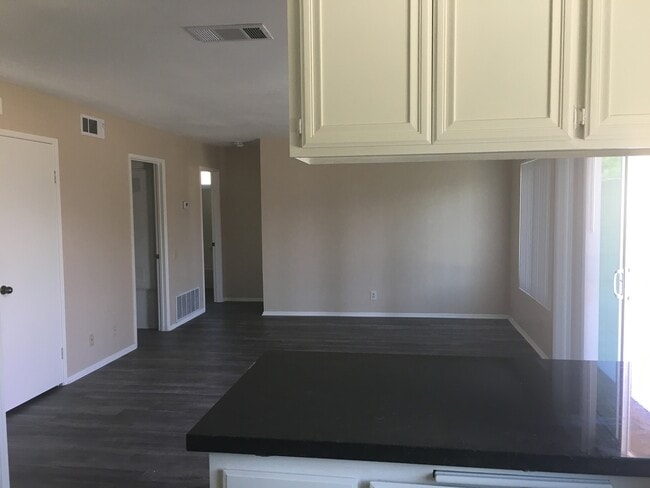 Building Photo - Stunning 5-Bedroom Home for Rent in Desirable Corona Neighborhood!