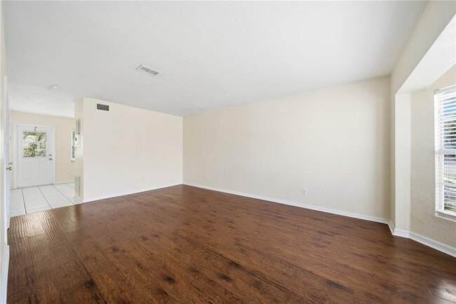 Building Photo - 13542 Embassy Park Ct