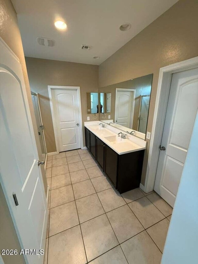Building Photo - 41326 W Jenna Ln