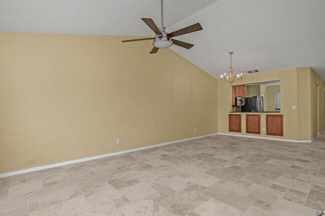 Building Photo - Berkshire Lakes, 2nd Floor, Corner Unit for Annual Lease