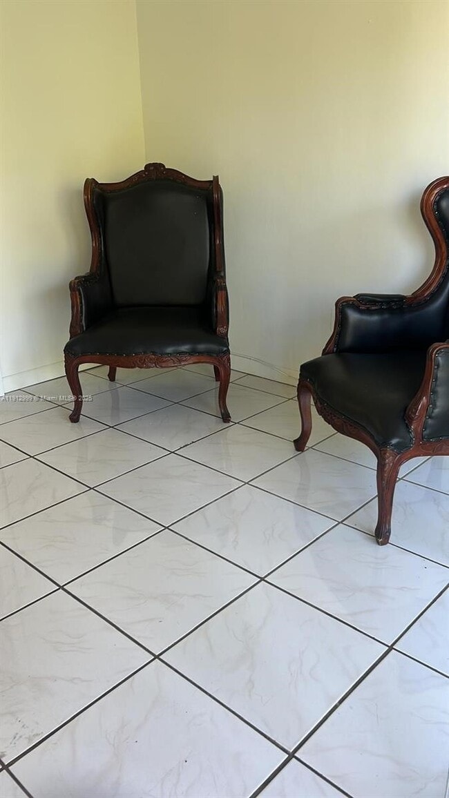 Building Photo - 1501 NE 191st St