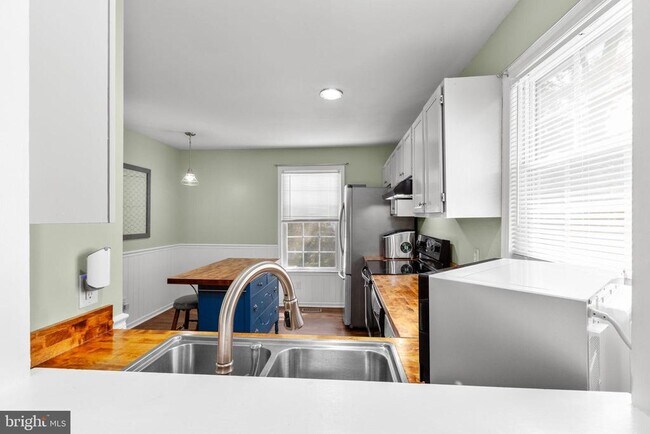 Building Photo - 10704 Cobblestone Dr