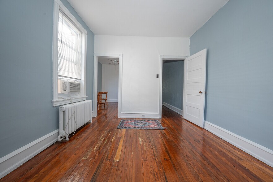 Building Photo - 5116 Cedar Ave