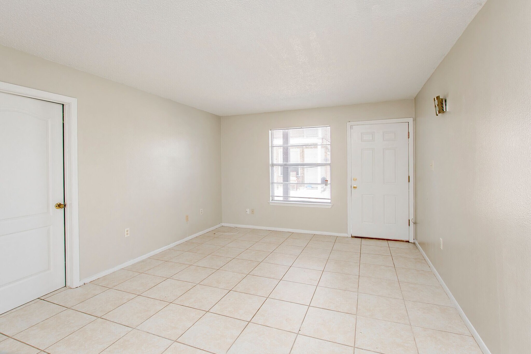 Building Photo - 5235 Kimberlin Ave