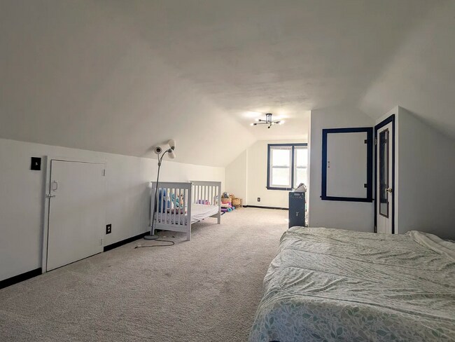 Building Photo - 514 S 27th St