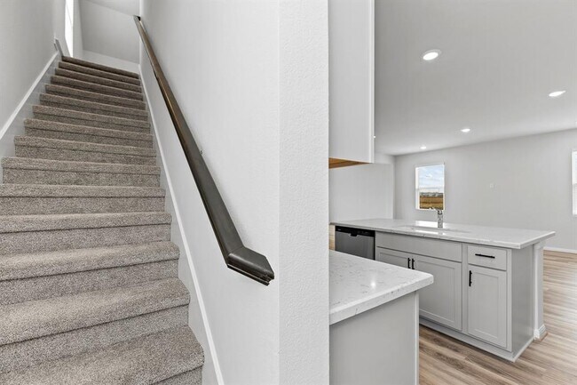 Building Photo - 100 Elm Br Trl