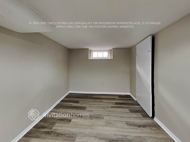 Building Photo - 3112 Nevada Ave S