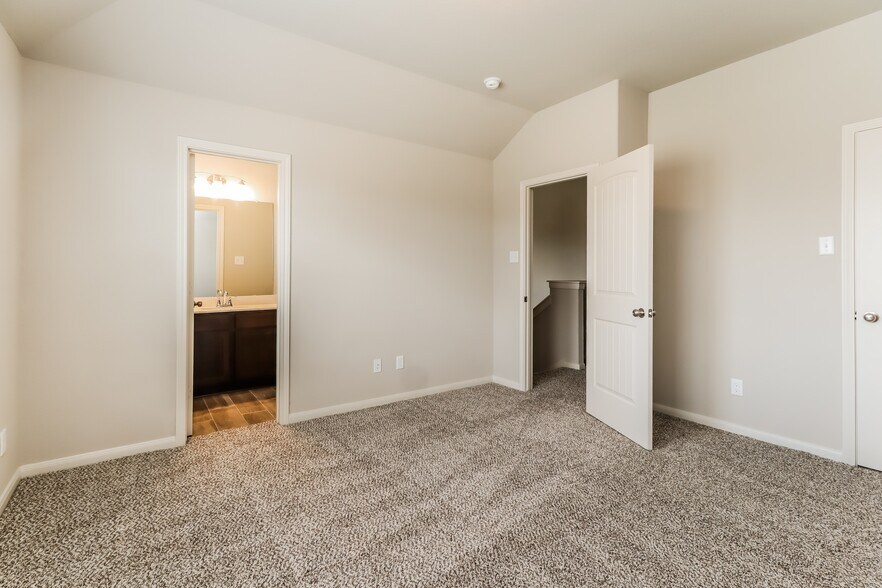 Building Photo - 7911 Fijian Cypress Dr