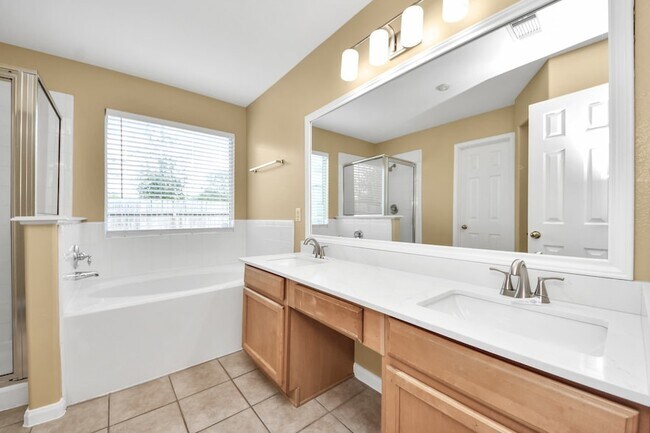 Building Photo - 8431 Taraglen Ct