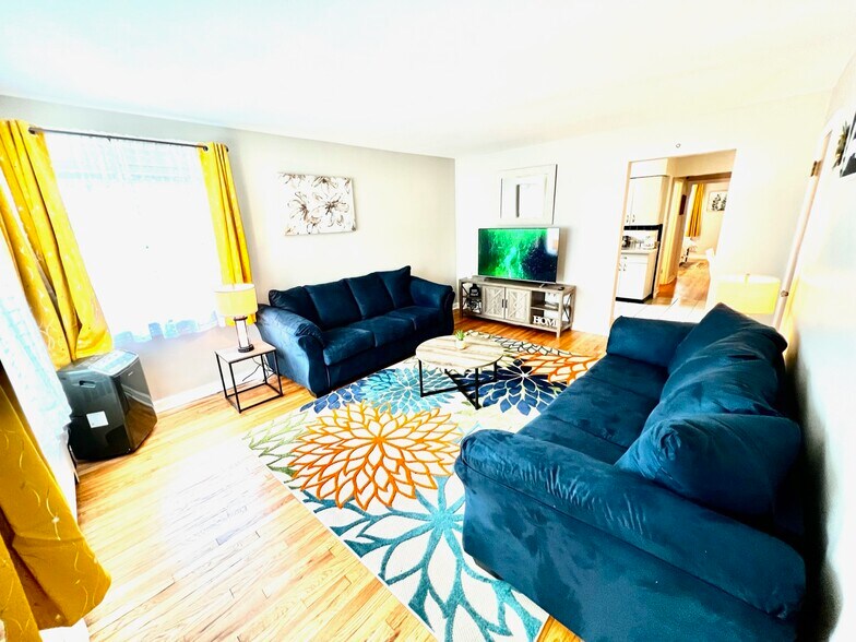 Building Photo - 3001 Boudinot Ave