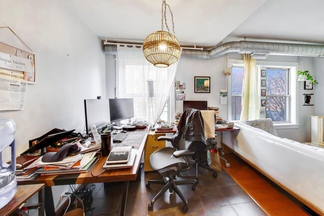 Building Photo - 5400 S Harper Ave